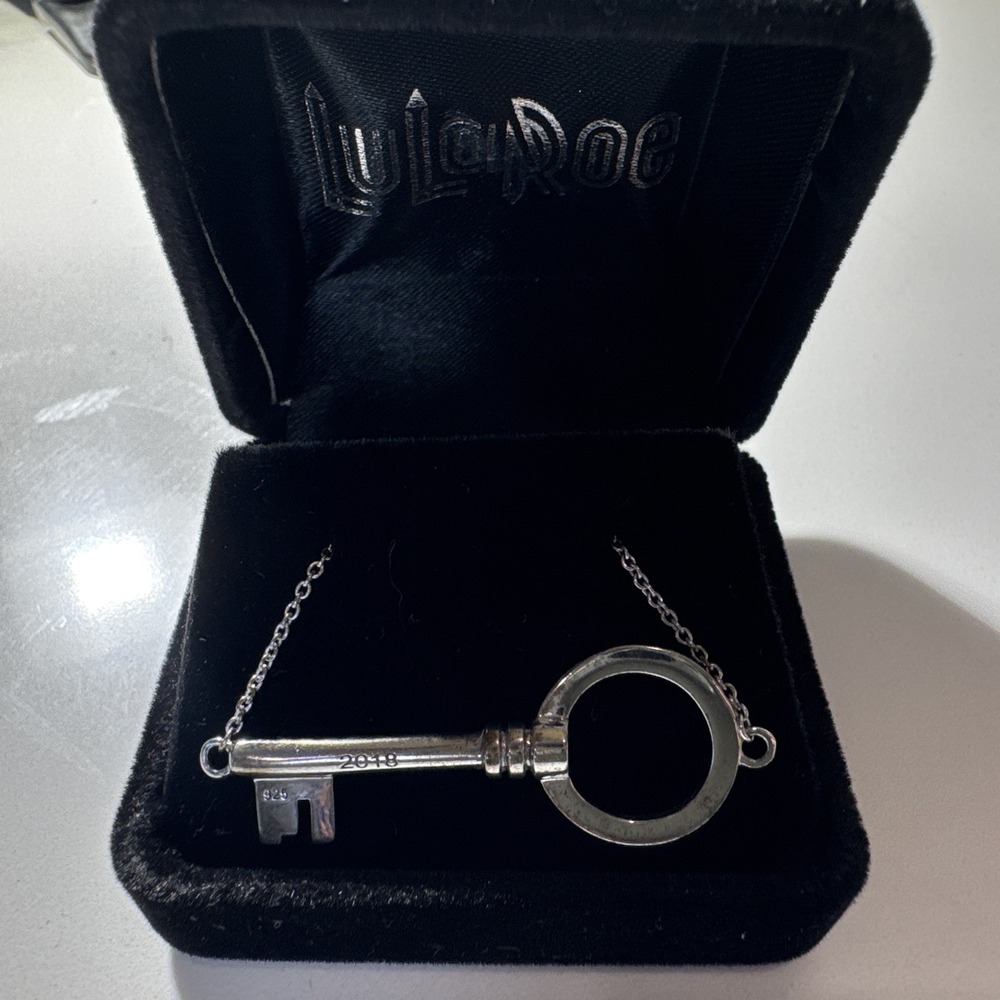 Sterling Silver 925 Necklace Key To Success 2018 LuLaRoe unworn in original box